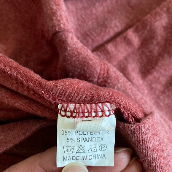 No Label - Long Sleeve Tunic Tee with Pockets - Heather Red - Large - Picture 5 of 5